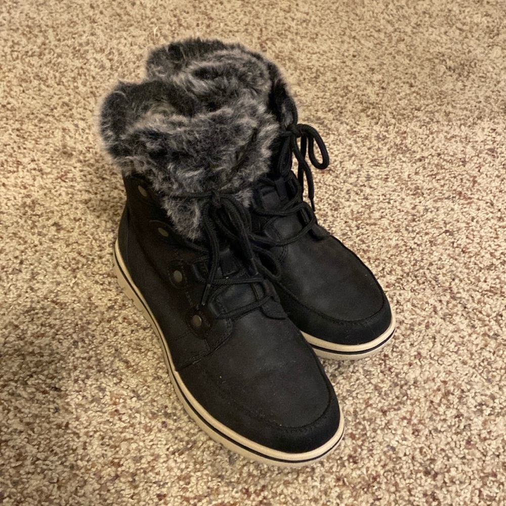 Cliffs white mountain boots size 8.5